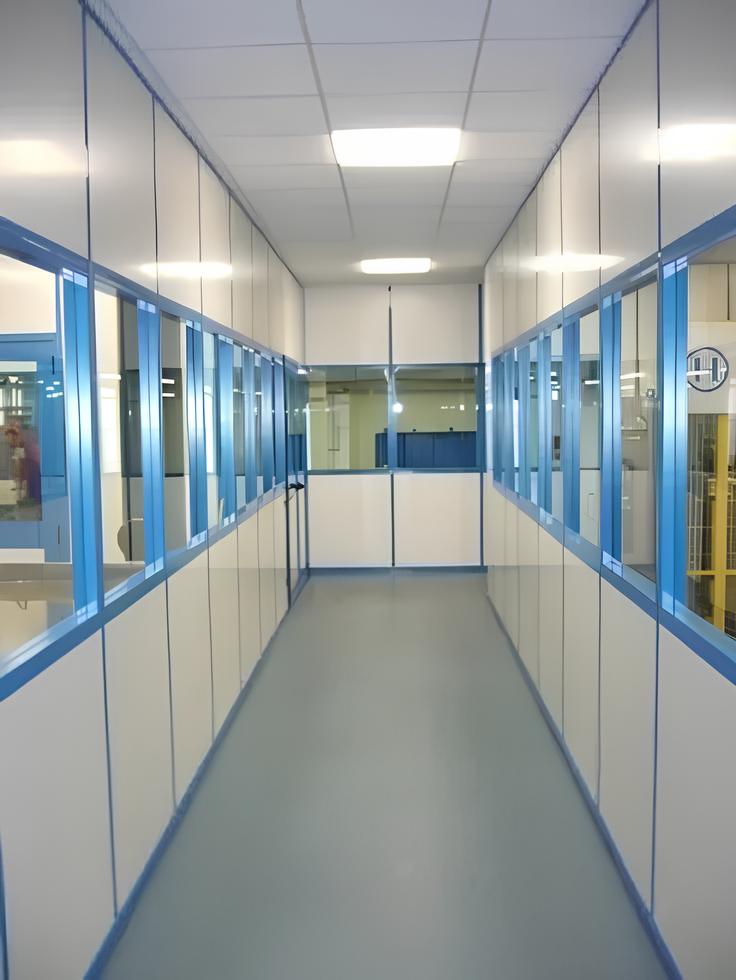 Installazione pareti mobili divisorie per ufficio insonorizzate modello SD in ambiente industriale